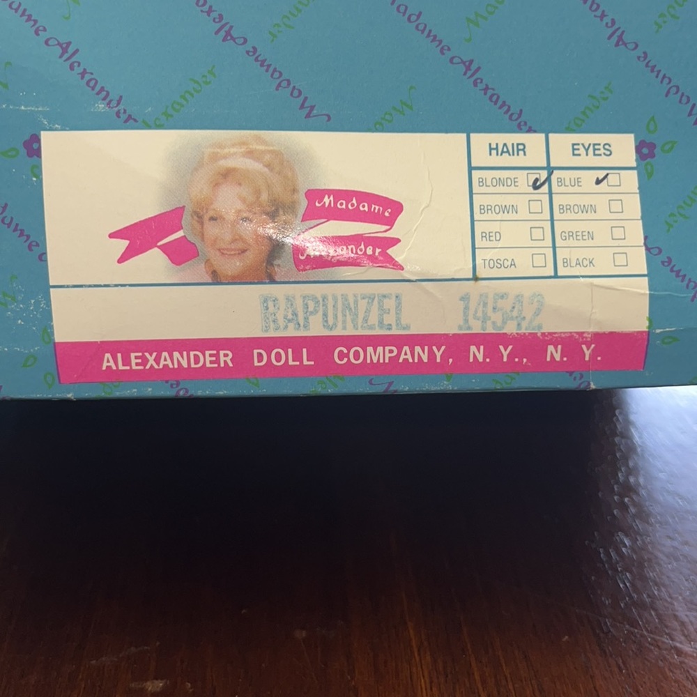 Madame Alexander "Rapunzel" Porcelain Doll - includes original Box/Paperwork - Picture 4 of 4